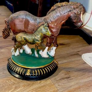 Cast-iron horse upper deck horse and baby/Door stoppers